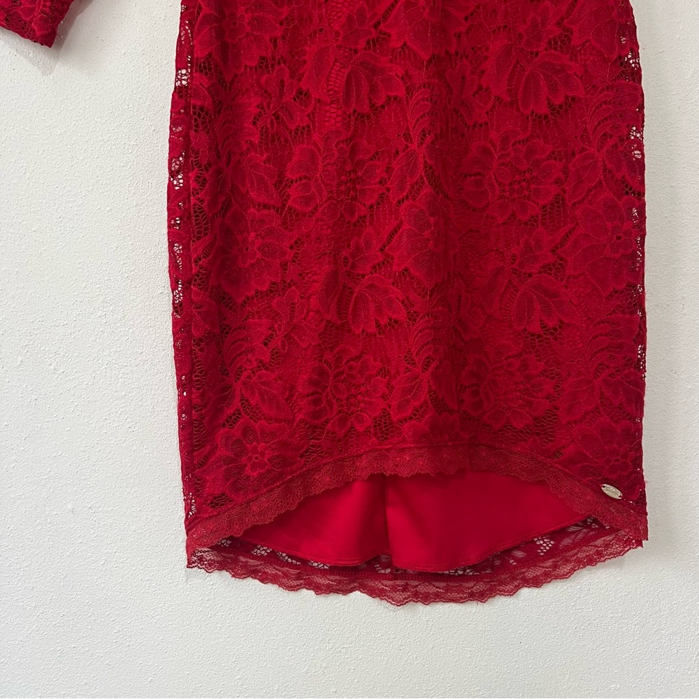 Guess Women Lace Red Dress with Metallic Brand Tag ( Guess) V-Neck 3/4 Sleeves - Picture 8 of 15